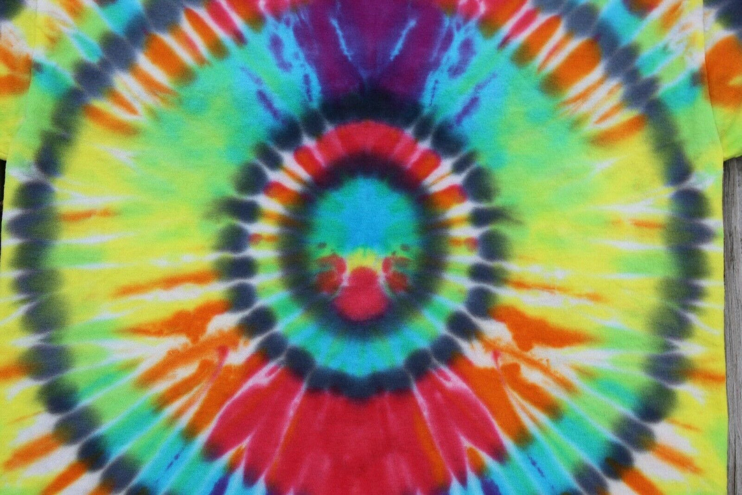 Hologram Tie Dye T-Shirt KIDS Small Rainbow Concentric Circles