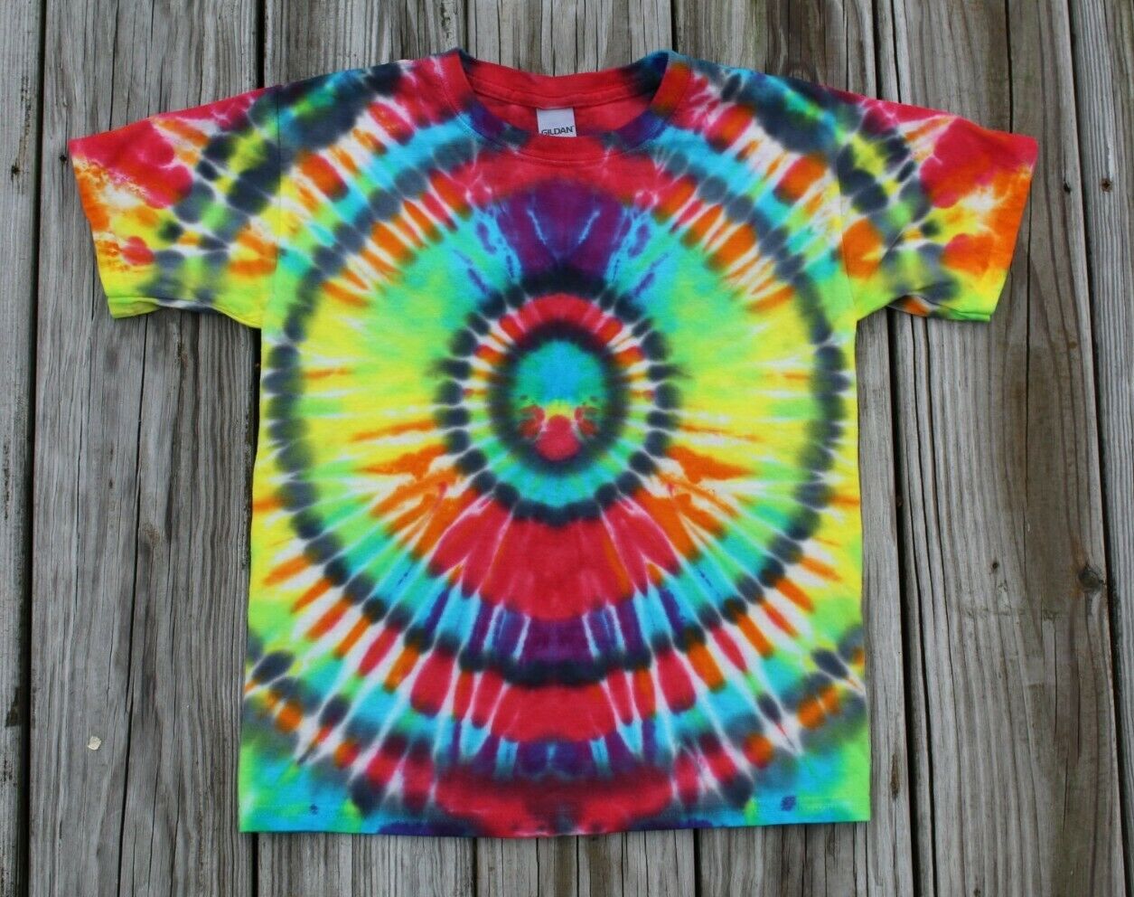 Hologram Tie Dye T-Shirt KIDS Small Rainbow Concentric Circles